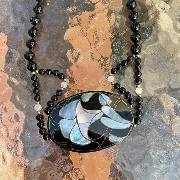 Vintage Lee Sands Mother‎ of Pearl Lily Shell Inlay Necklace - Picture 3 of 4